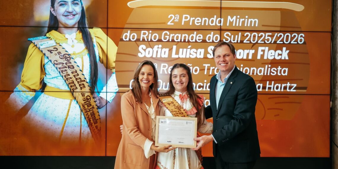 Jovens tradicionalistas de Nova Hartz recebem homenagem na Assembleia Legislativa do RS