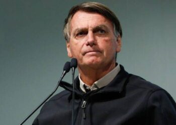 Defesa de Jair Bolsonaro pede ao STF suspensão da pena em nova revisão criminal