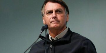 Defesa de Jair Bolsonaro pede ao STF suspensão da pena em nova revisão criminal